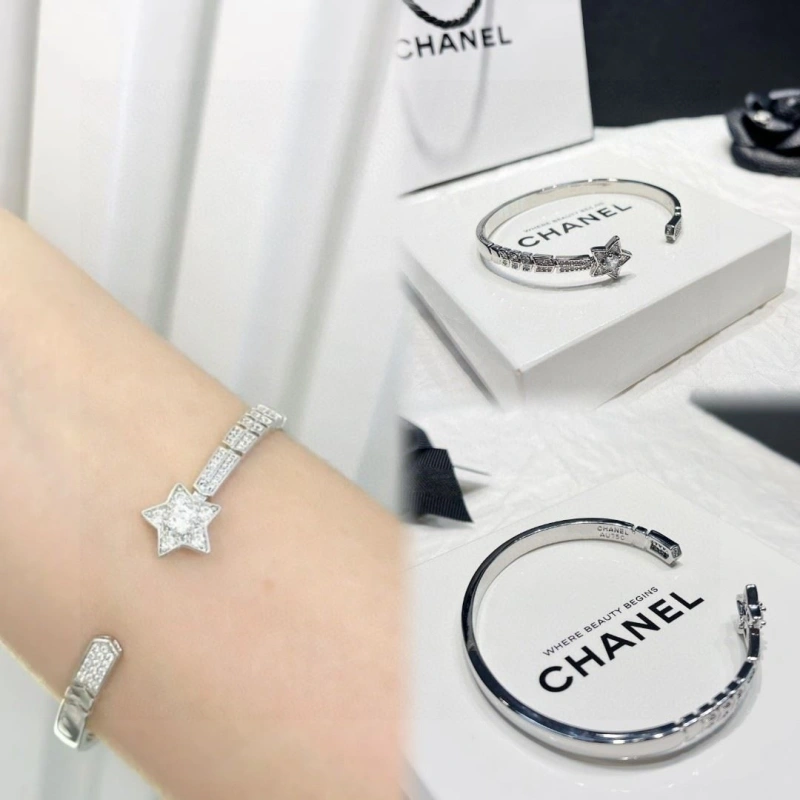 Stylish Chxnxl Bracelets 289370
