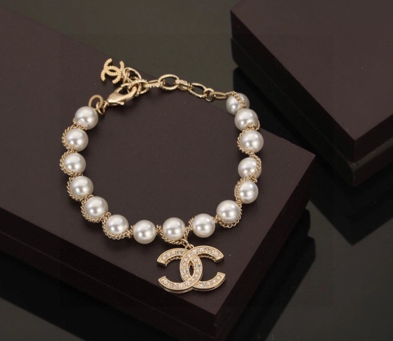 Versatile Chxnxl Necklaces 288059