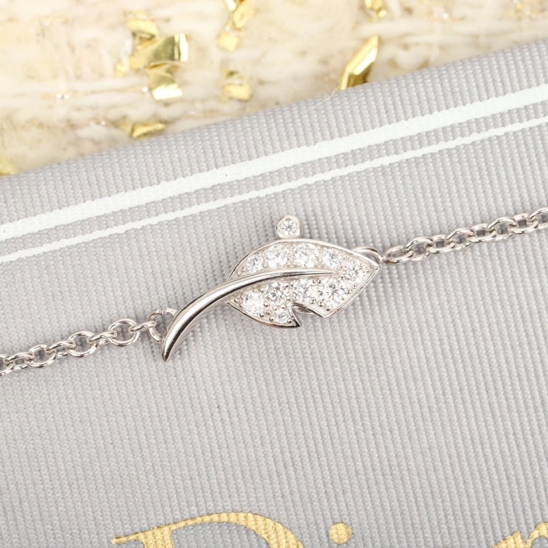 Christian Dxxr Necklaces Lightweight 294680