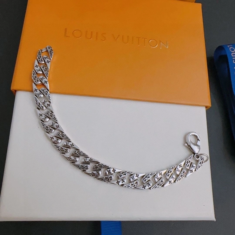Affordable LX Necklaces 310537