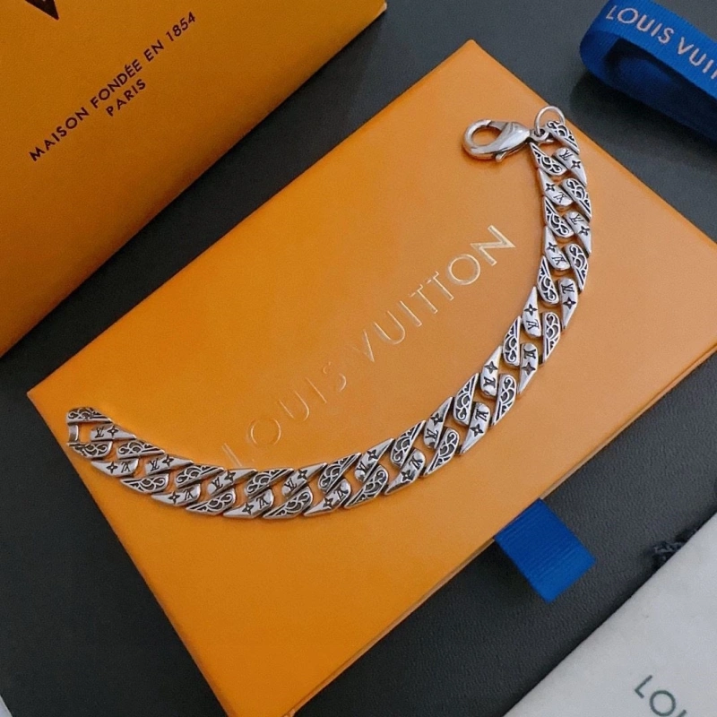 Affordable LX Necklaces 310537