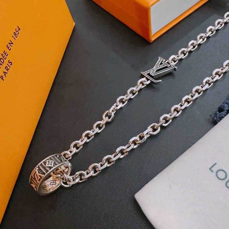Durable LX Necklaces 310525