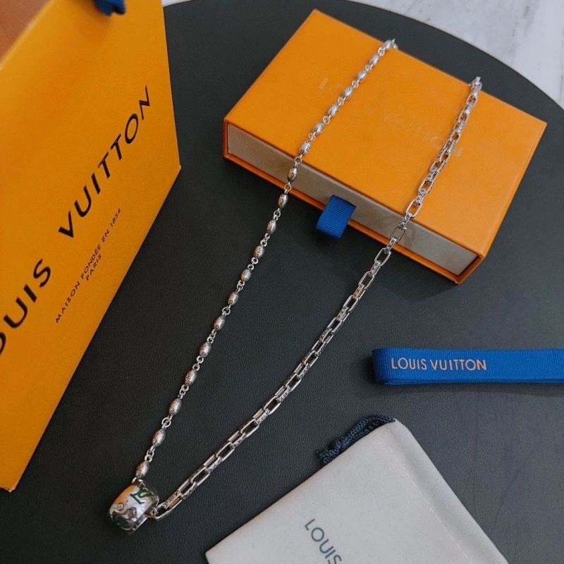 Refined LX Necklaces 310530
