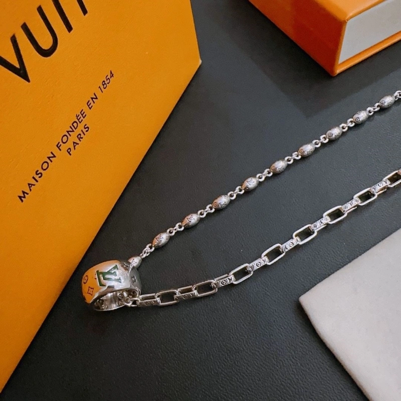 Refined LX Necklaces 310530