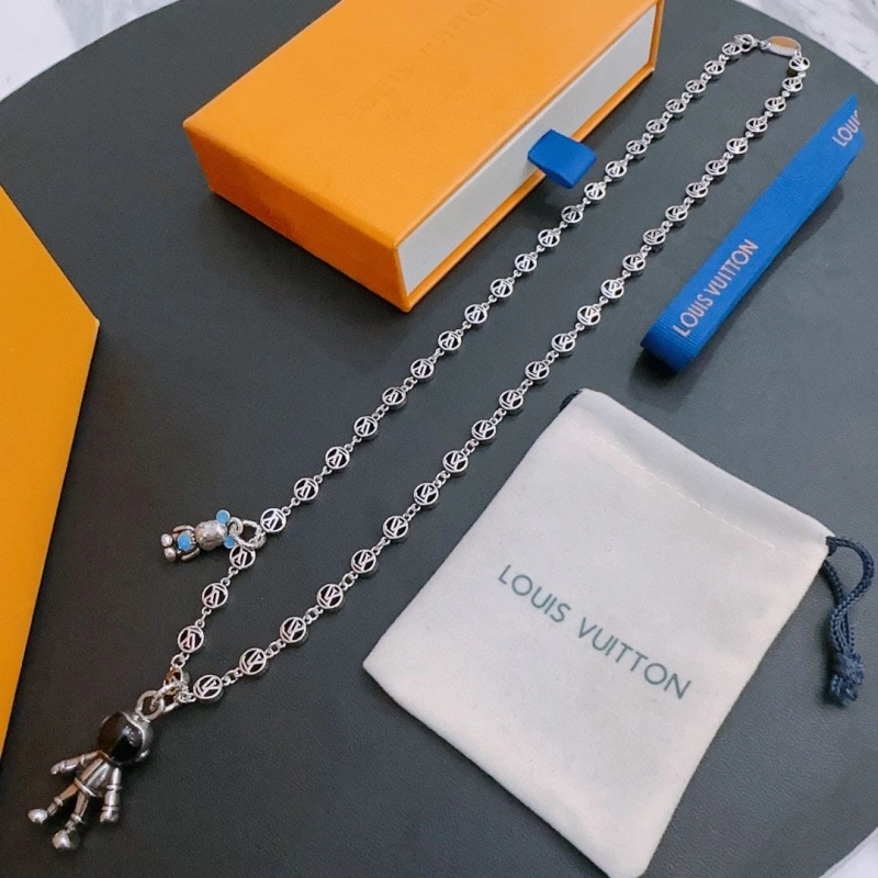 Practical LX Necklaces 310540