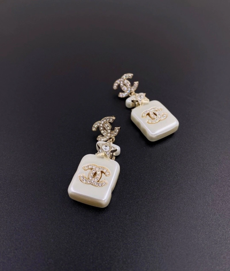 Trendsetting Chxnxl Earrings 288585