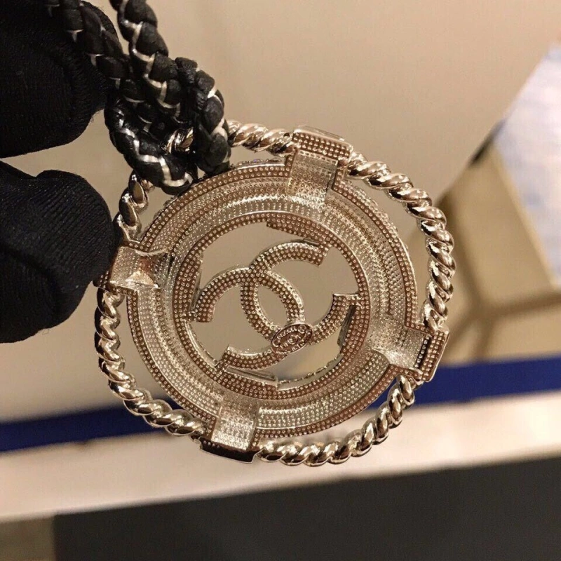 Refined Chxnxl Necklaces 288058
