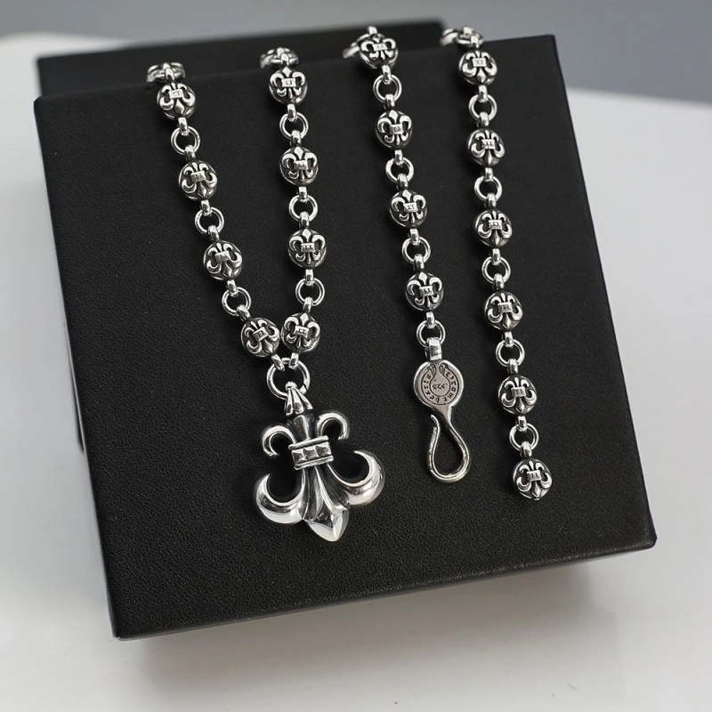 Durable Chrxmx Hxxrts Necklaces 299361