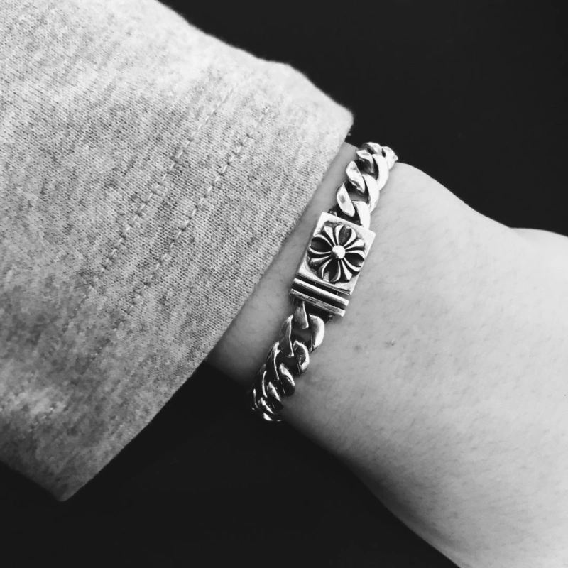 EyeCatching Chrxmx Hxxrts Bracelets 300029