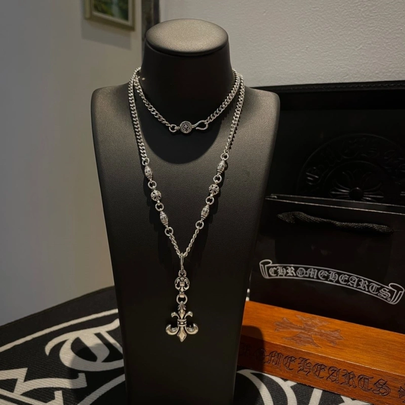 EyeCatching Chrxmx Hxxrts Necklaces 299373