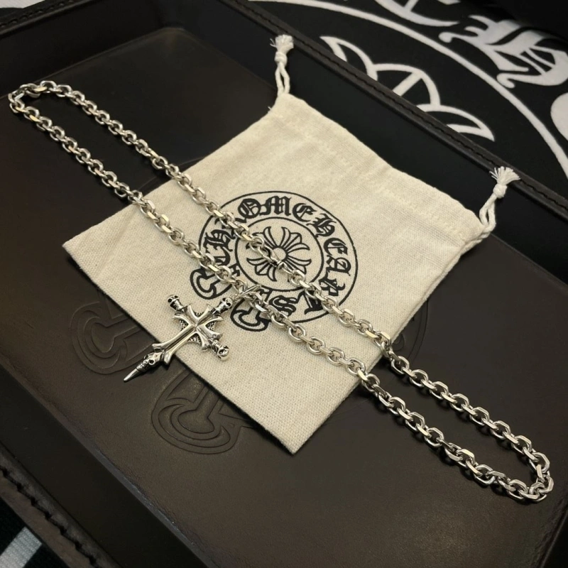 EasyMatch Chrxmx Hxxrts Necklaces 299365