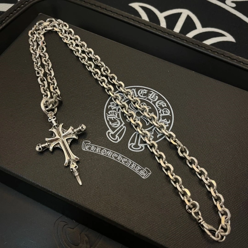 EasyMatch Chrxmx Hxxrts Necklaces 299365