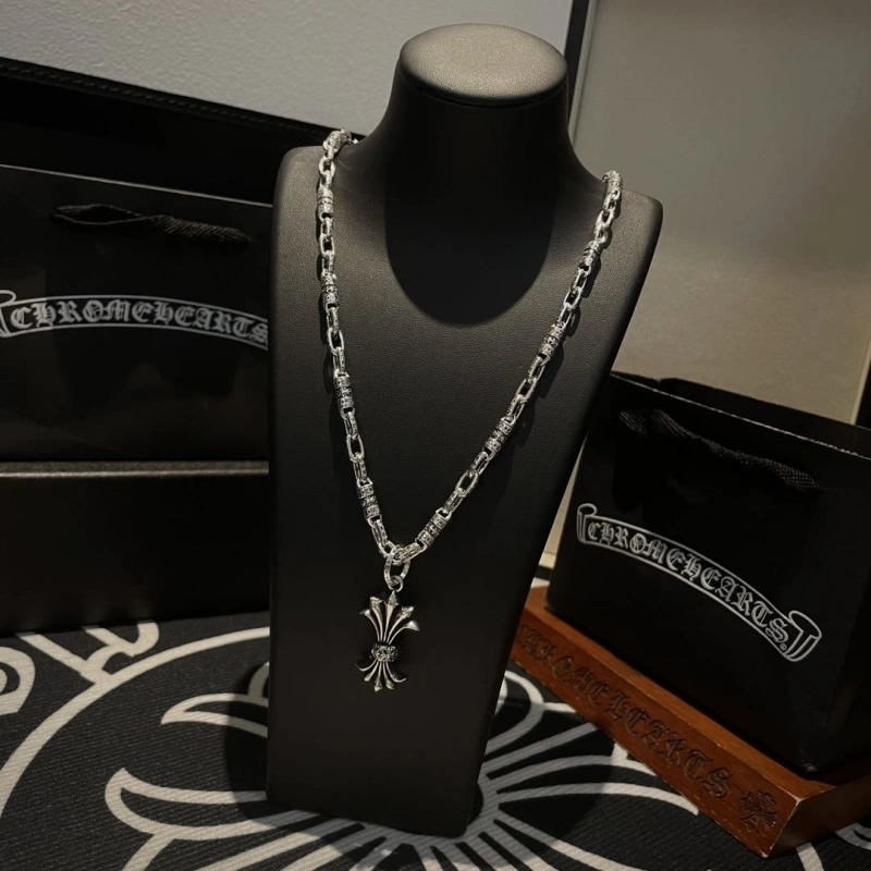 UrbanStyle Chrxmx Hxxrts Necklaces 299369