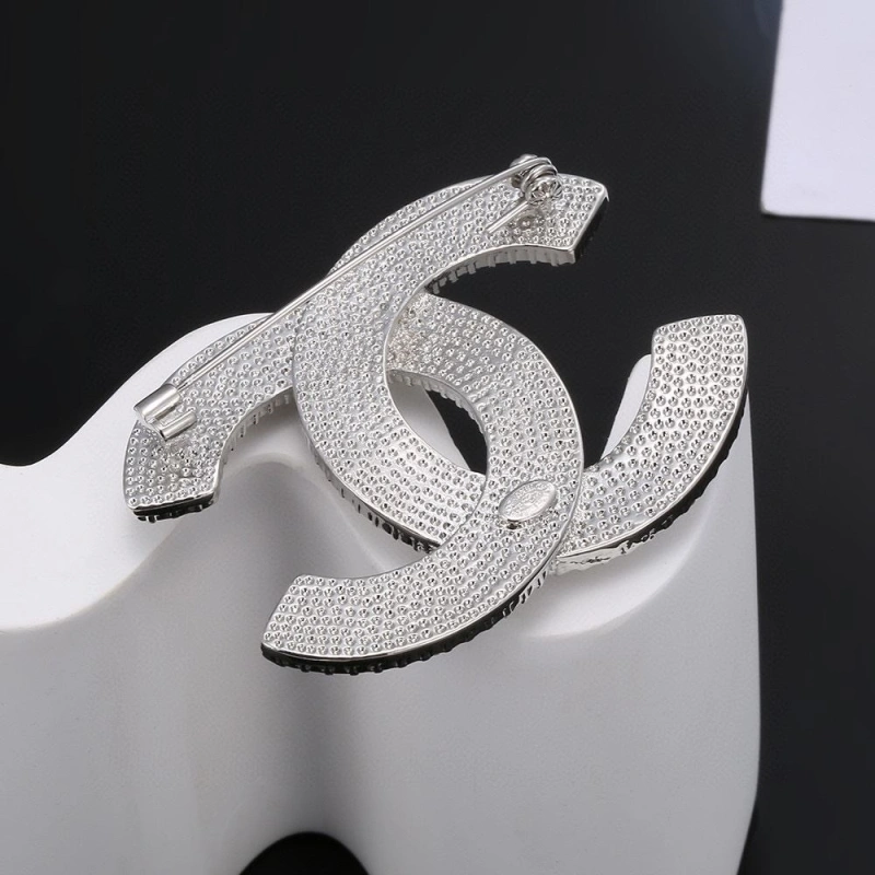 Modern Chxnxl Brooches 289223