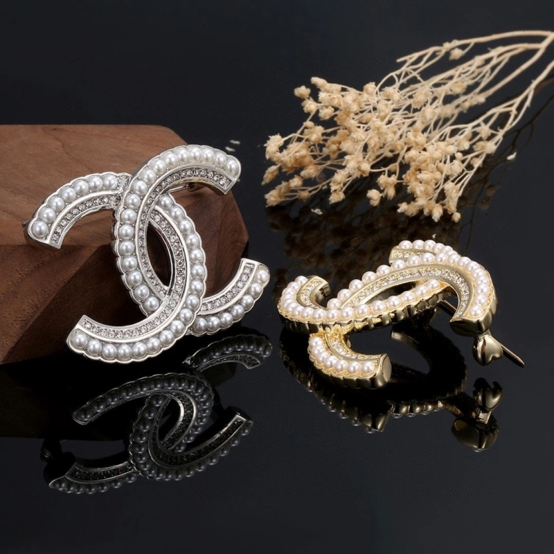 Modern Chxnxl Brooches 289223
