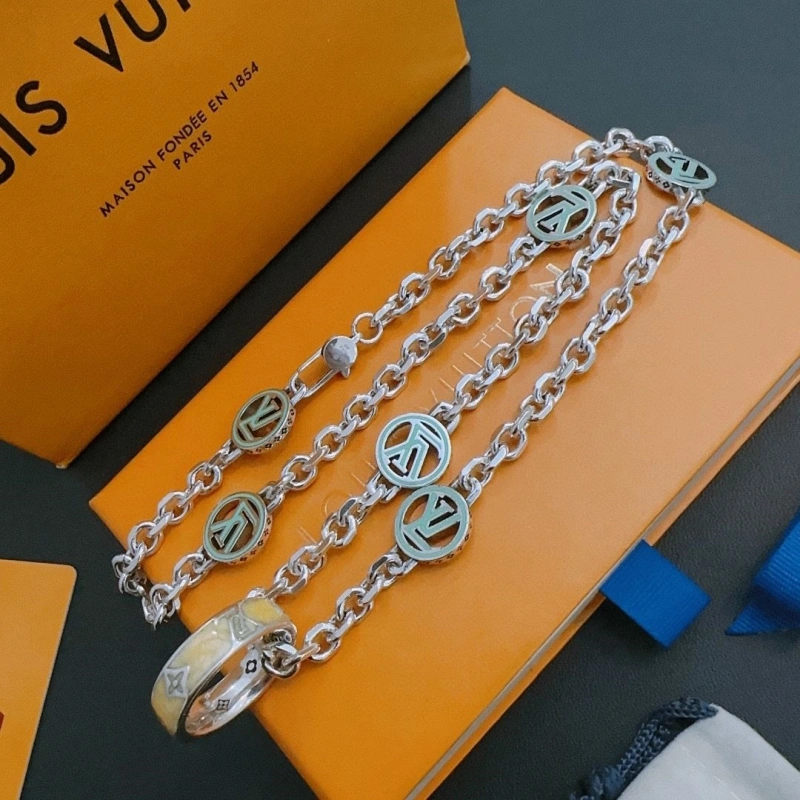 Sleek LX Necklaces 310509