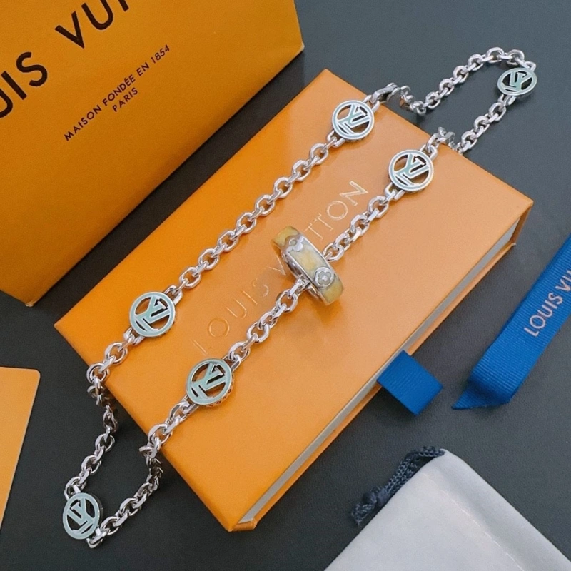 Sleek LX Necklaces 310509