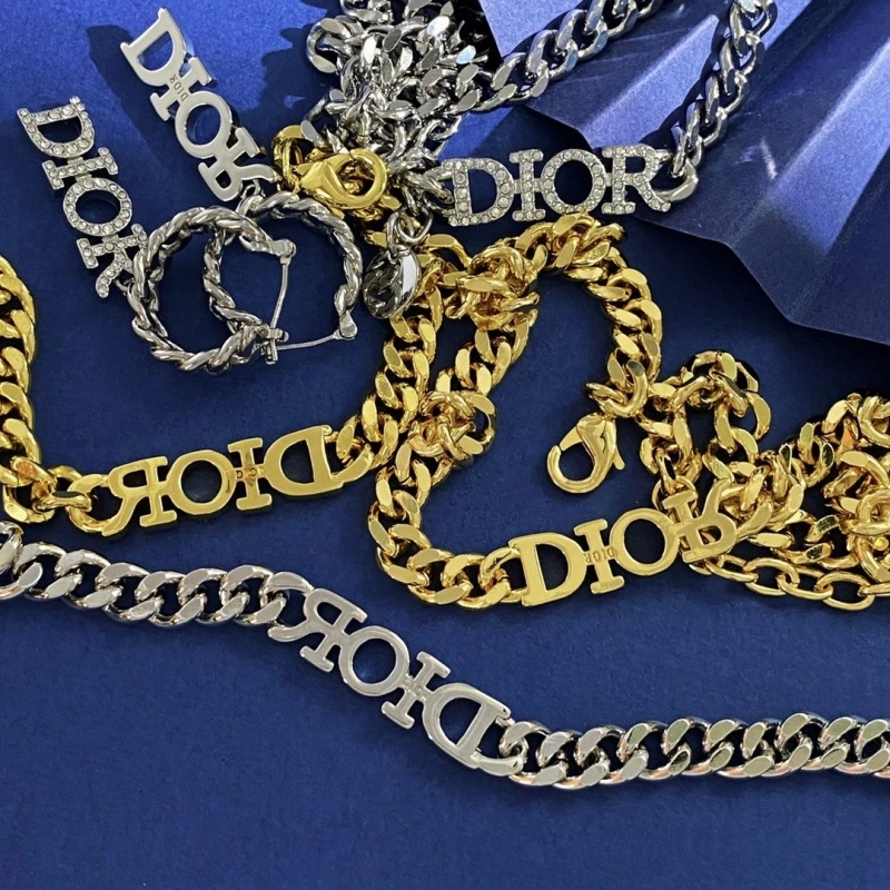 Elegant Christian Dxxr Necklaces 294675