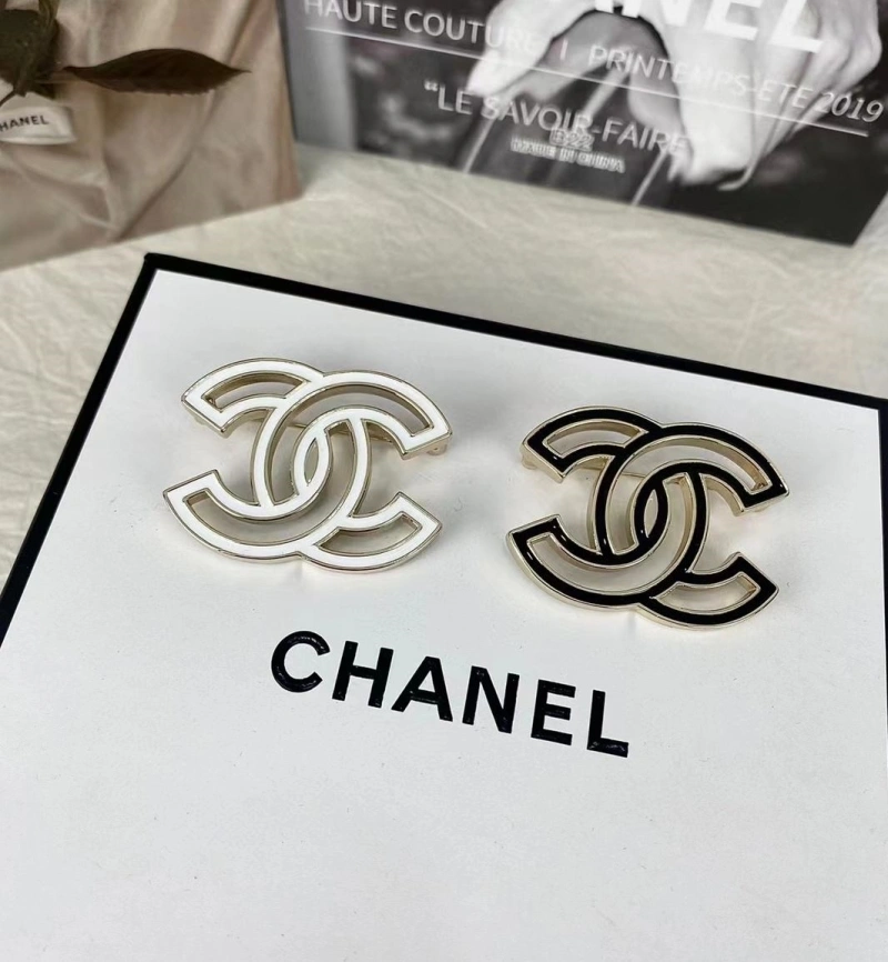 Bright Chxnxl Brooches 289220