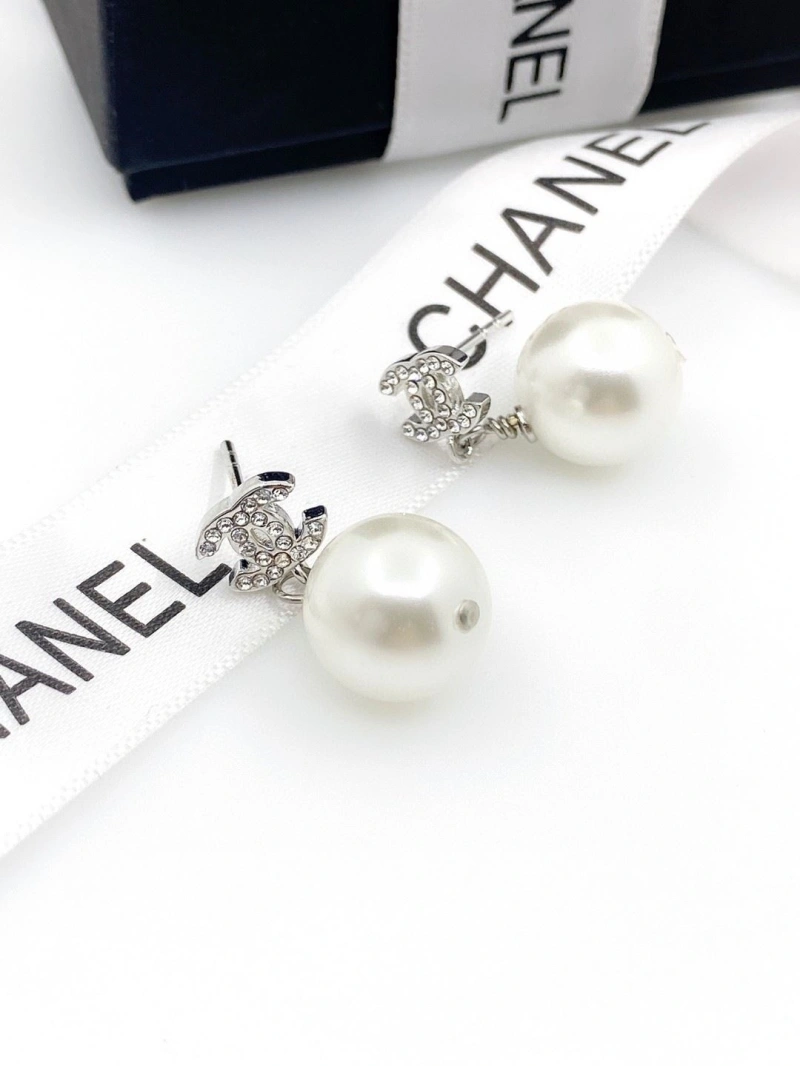 Trendsetting Chxnxl Earrings 288544