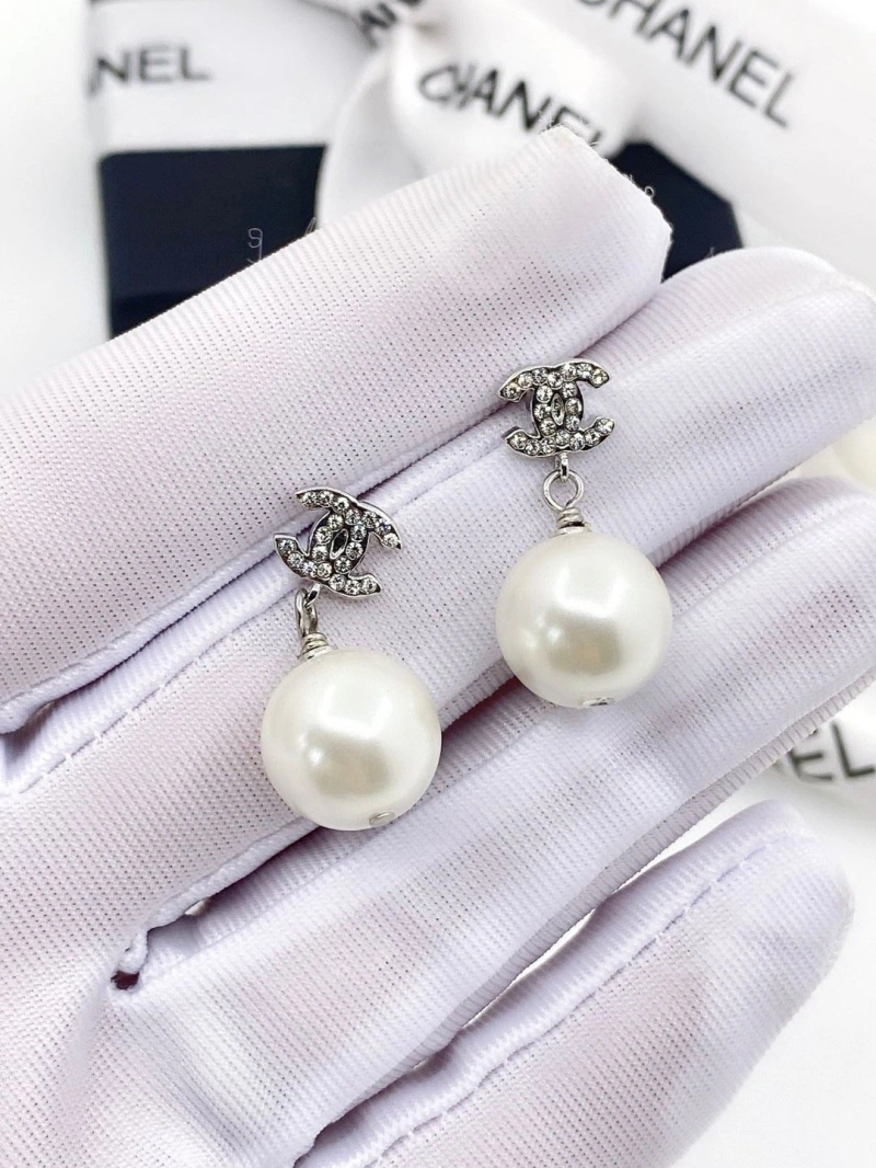 Trendsetting Chxnxl Earrings 288544