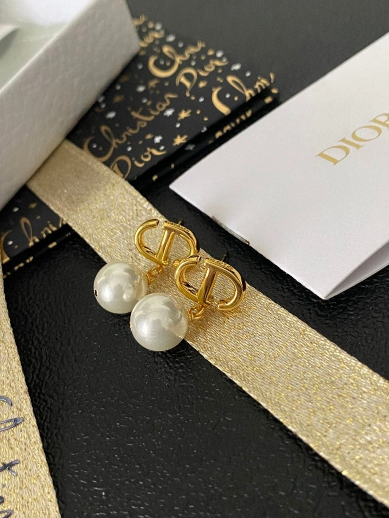 Christian Dxxr Earrings Minimalist 294776