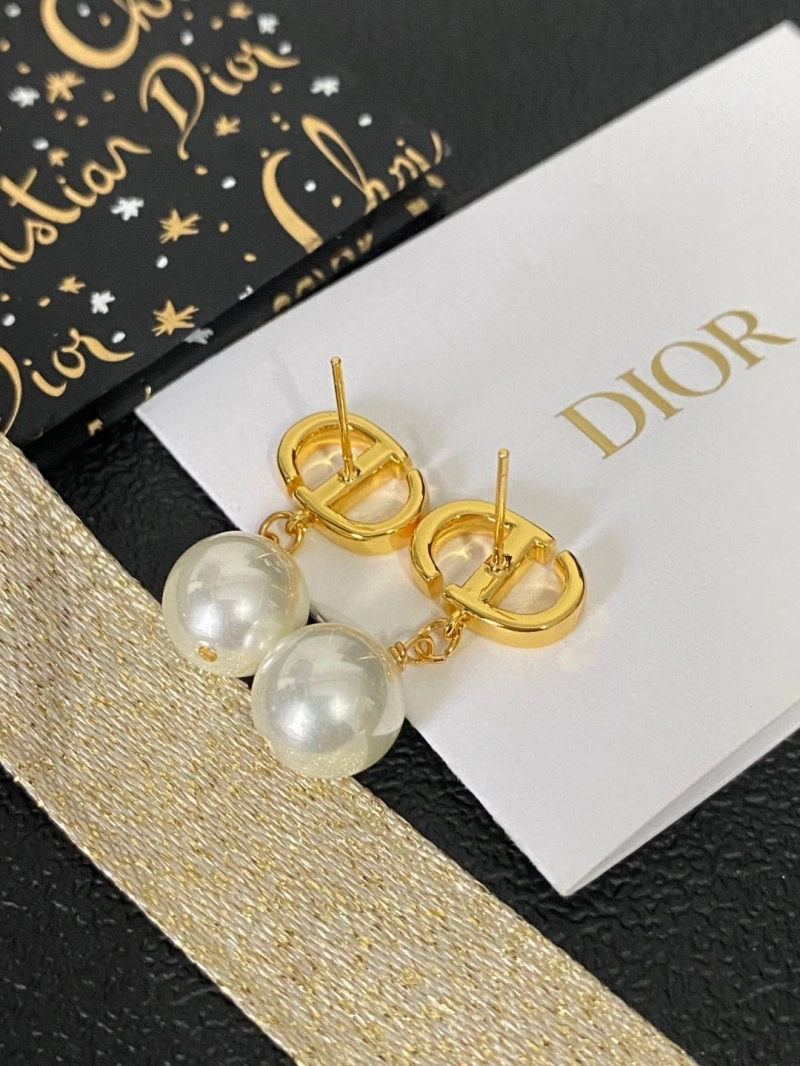 Christian Dxxr Earrings Minimalist 294776