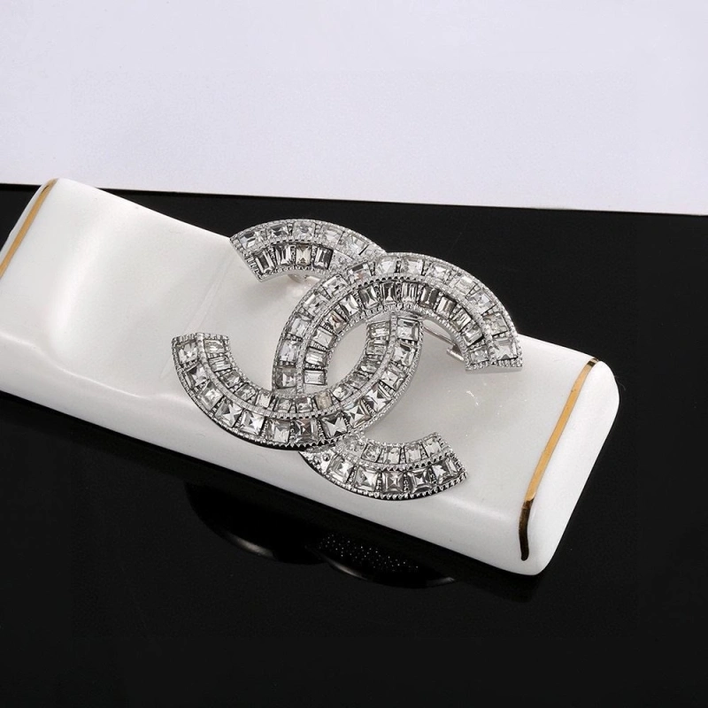 Sleek Chxnxl Brooches 284043