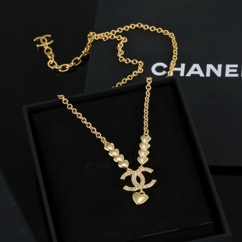 EyeCatching Chxnxl Necklaces 288032