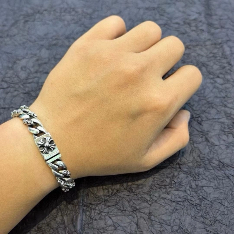 Fashionable Chrxmx Hxxrts Bracelets 300020