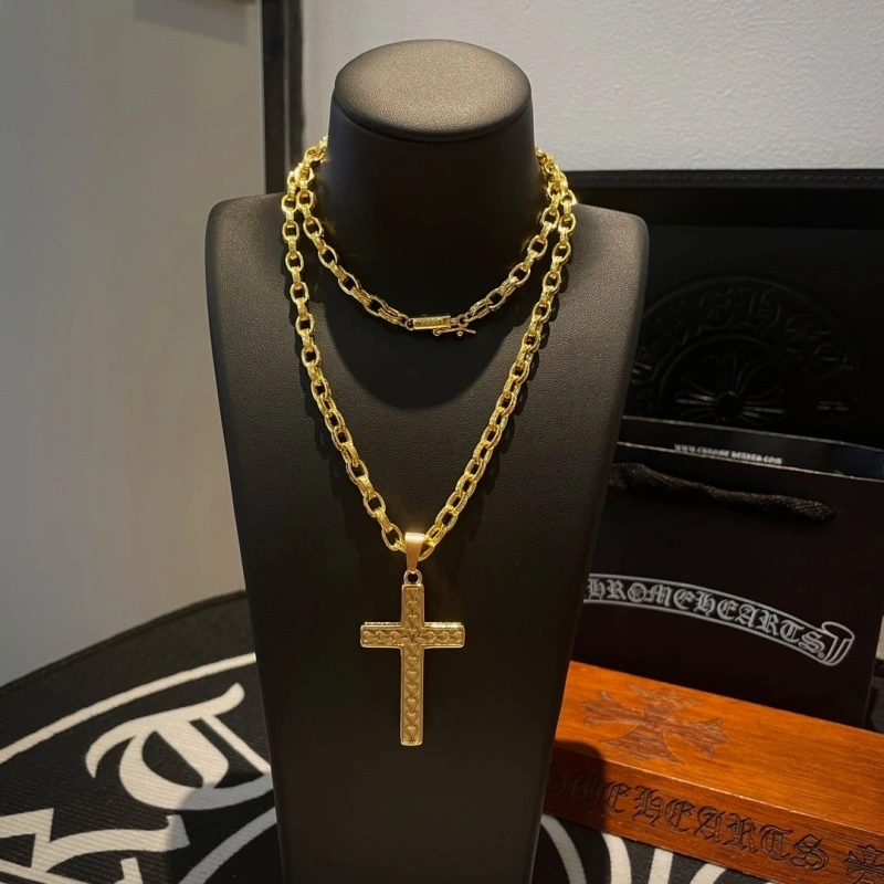 EasyMatch Chrxmx Hxxrts Necklaces 299333