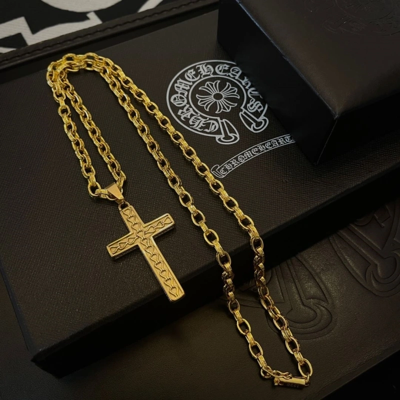 EasyMatch Chrxmx Hxxrts Necklaces 299333