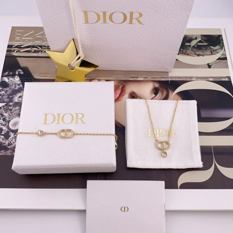 WellDesigned Christian Dxxr Necklaces 294677