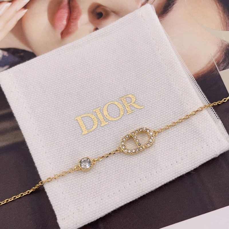 WellDesigned Christian Dxxr Necklaces 294677