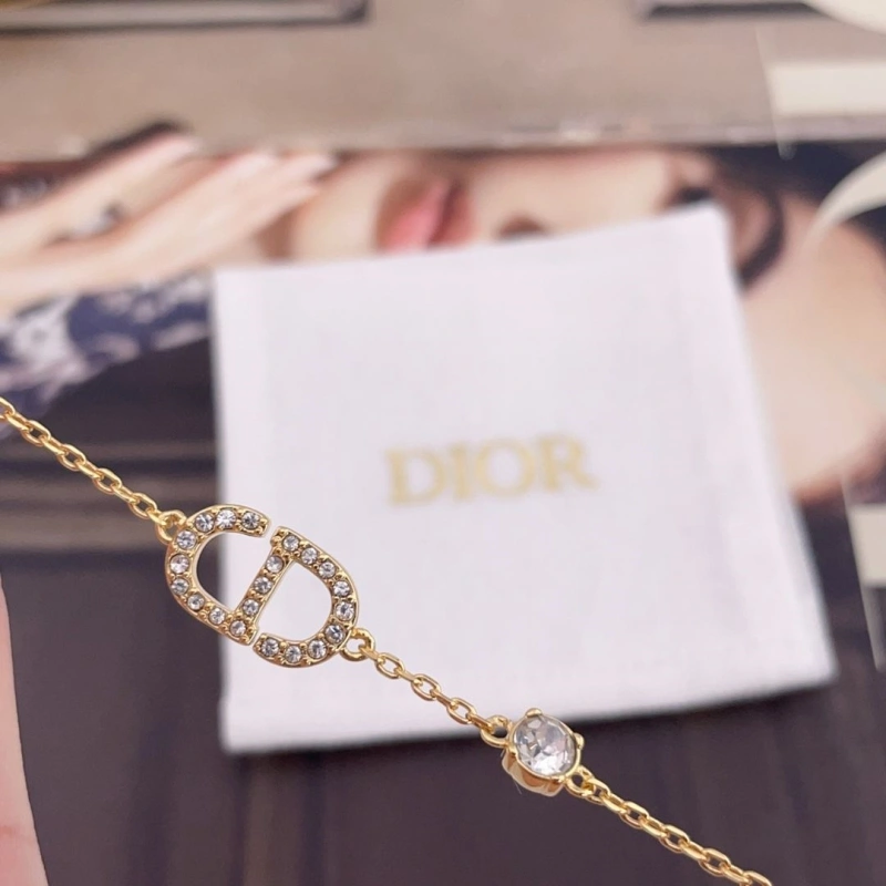 WellDesigned Christian Dxxr Necklaces 294677
