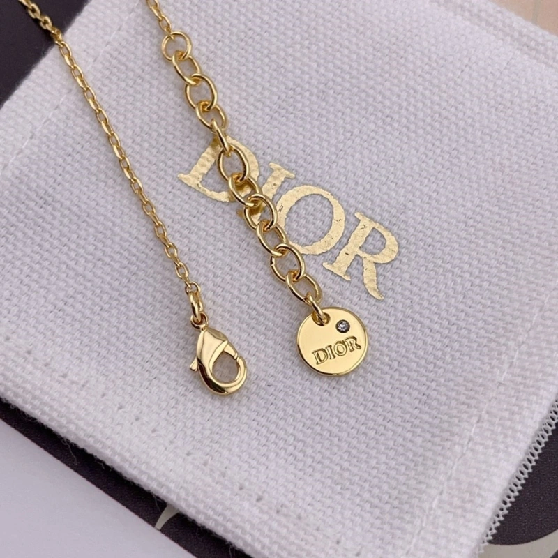 WellDesigned Christian Dxxr Necklaces 294677