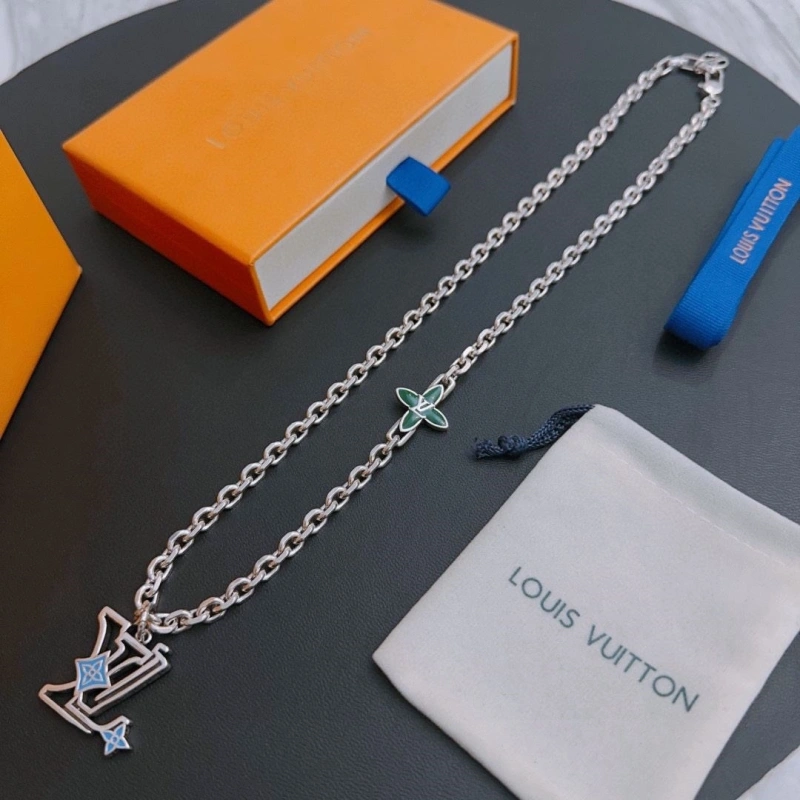 Versatile LX Necklaces 310498