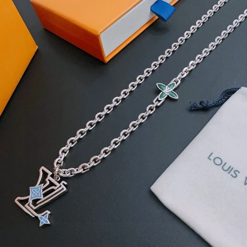 Versatile LX Necklaces 310498