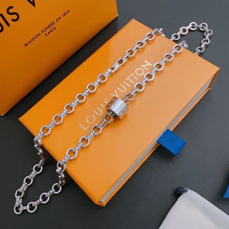 Durable LX Necklaces 310479