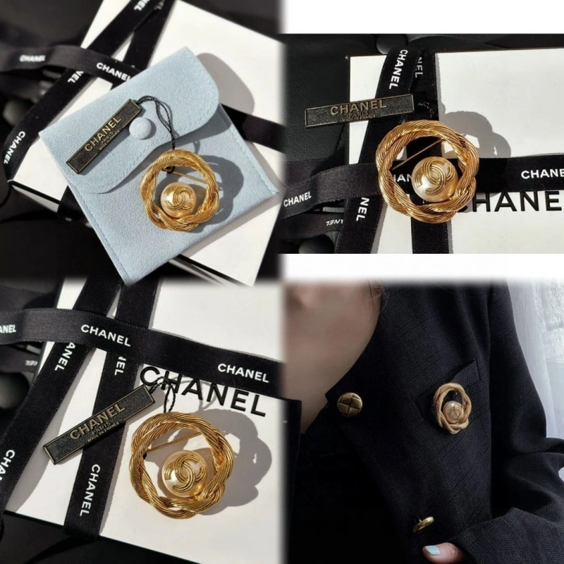 Compact Chxnxl Brooches 289215