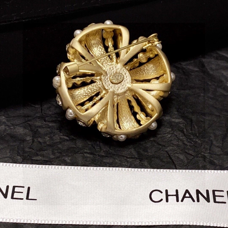 Efficient Chxnxl Brooches 289216
