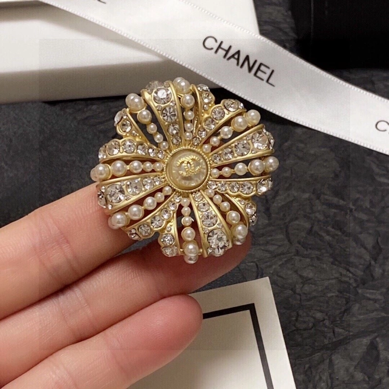 Efficient Chxnxl Brooches 289216