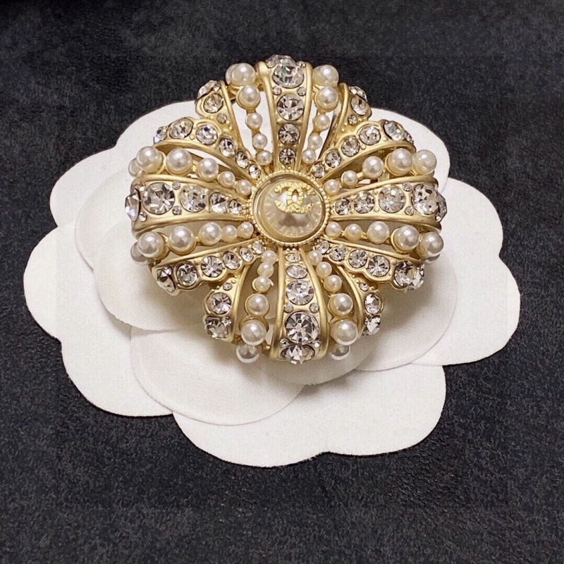 Efficient Chxnxl Brooches 289216
