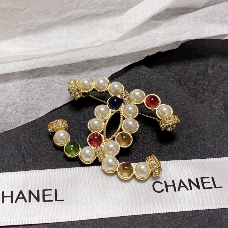 Lightweight Chxnxl Brooches 289212