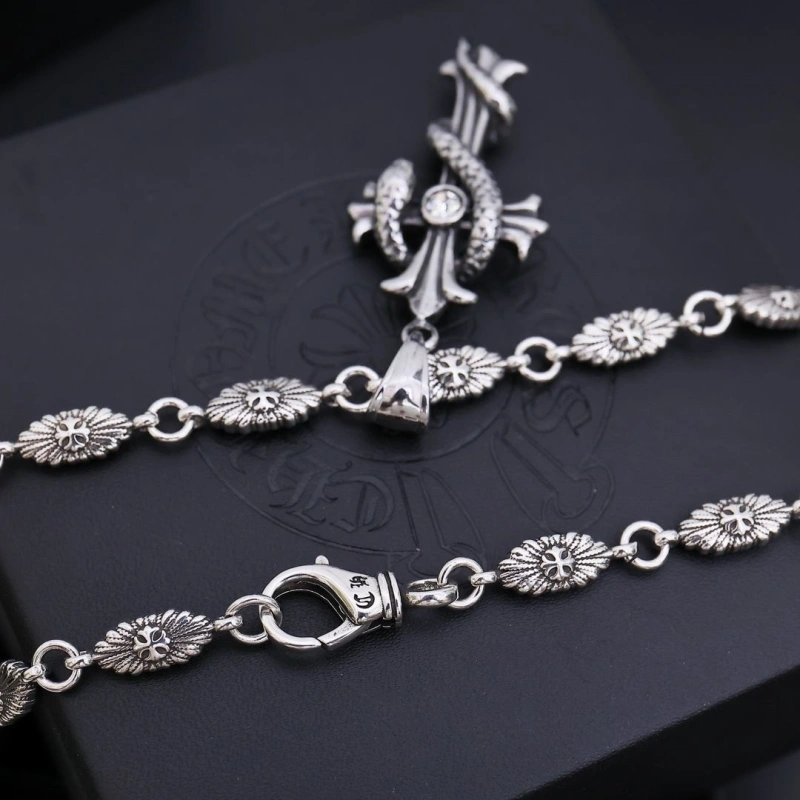 Sleek Chrxmx Hxxrts Necklaces 299328