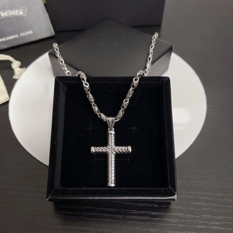 Trendy Chrxmx Hxxrts Necklaces 299323