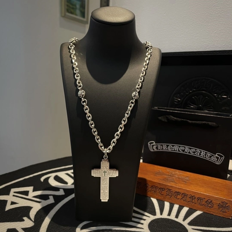 EasyMatch Chrxmx Hxxrts Necklaces 299310
