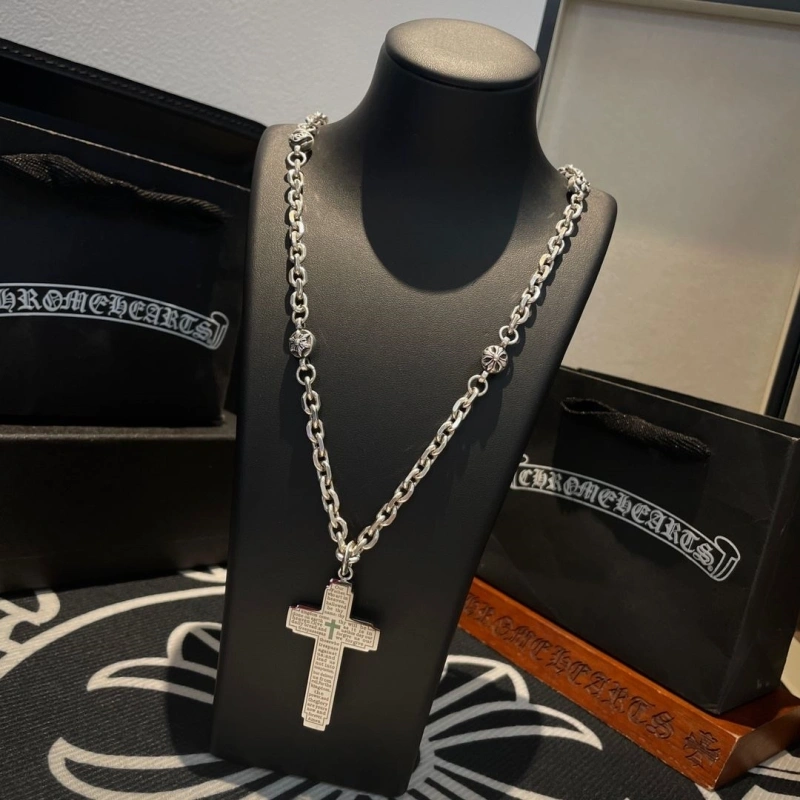 EasyMatch Chrxmx Hxxrts Necklaces 299310