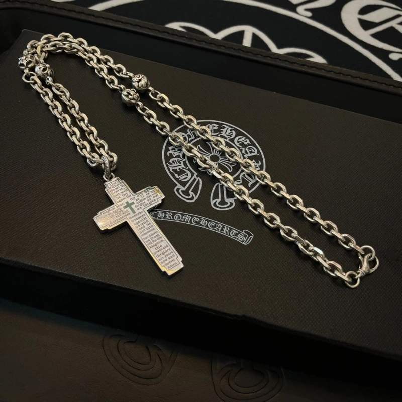 EasyMatch Chrxmx Hxxrts Necklaces 299310