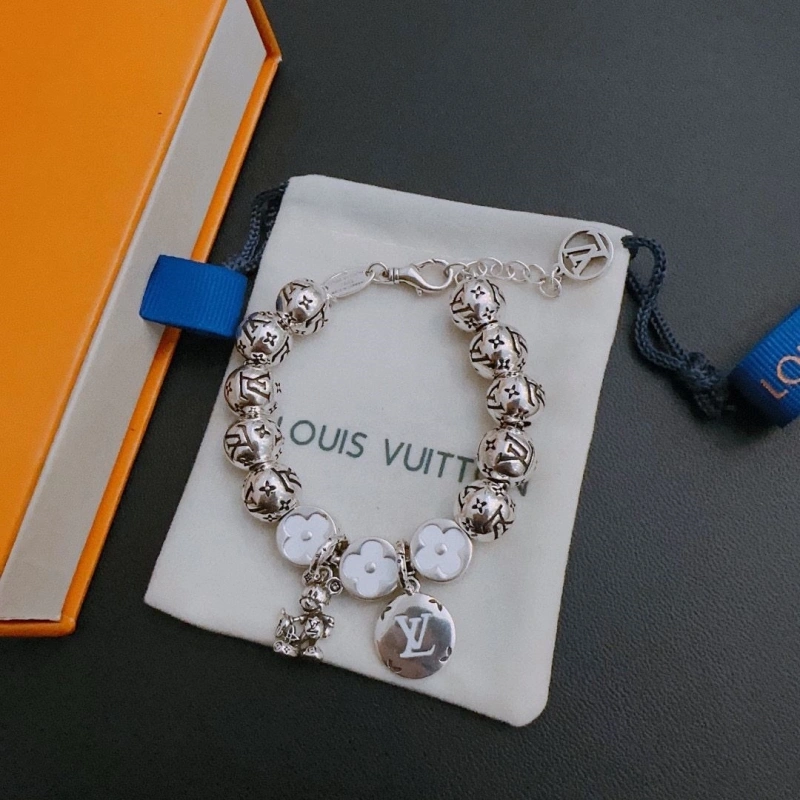 Durable LX Necklaces 310471